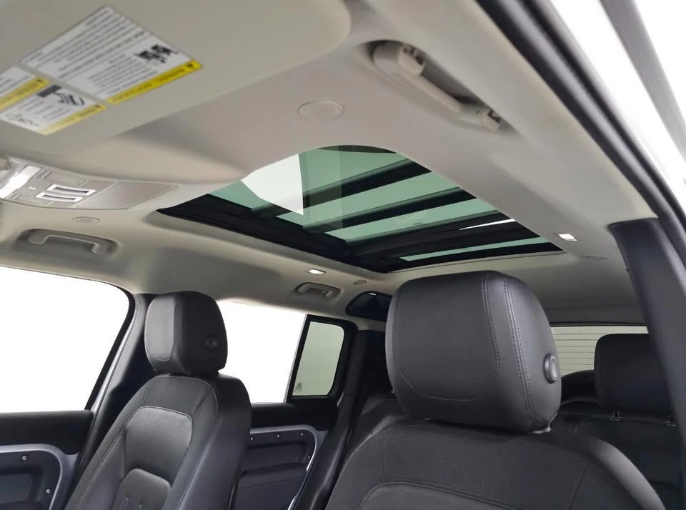 2020 Land Rover Defender L663 - Image 16 of 20
