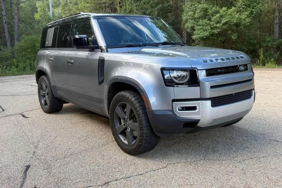 2020 Land Rover Defender L663 - Image 3 of 19
