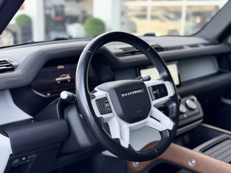 2020 Land Rover Defender L663 - Image 8 of 20