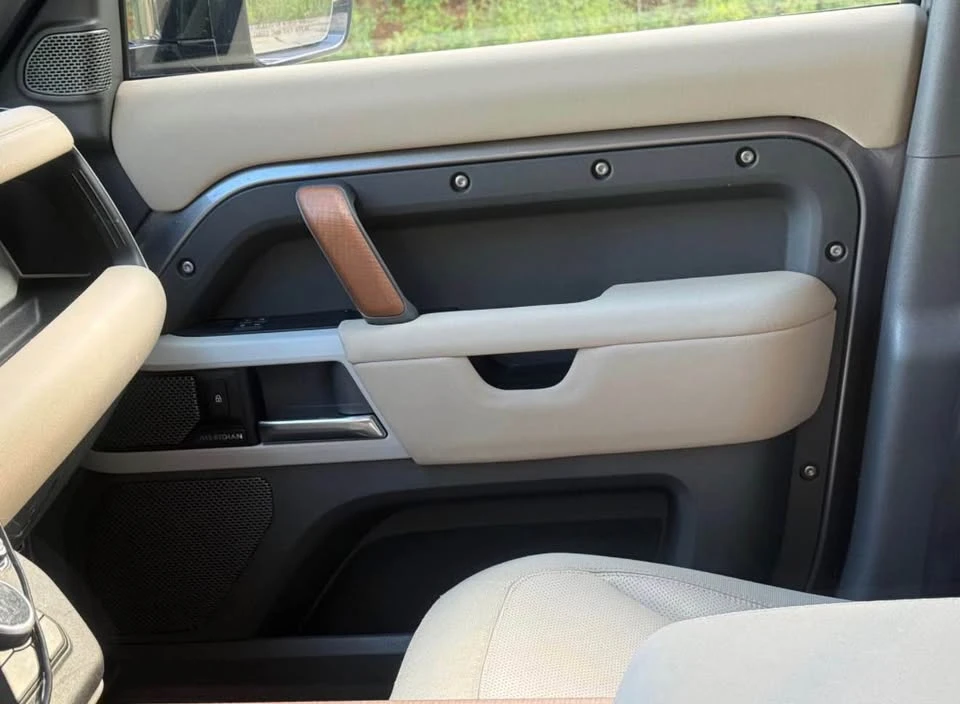 2020 Land Rover Defender L663 - Image 11 of 19