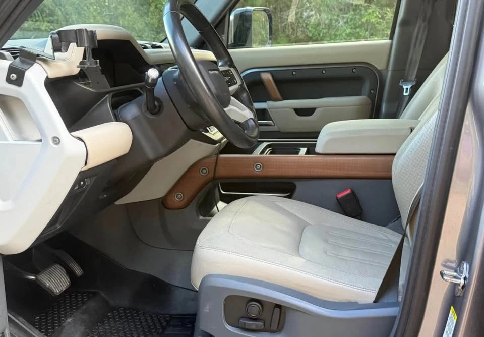 2020 Land Rover Defender L663 - Image 9 of 19