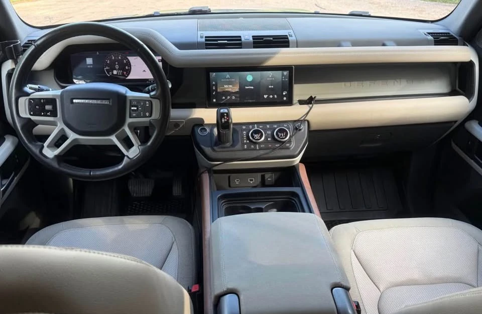 2020 Land Rover Defender L663 - Image 10 of 19