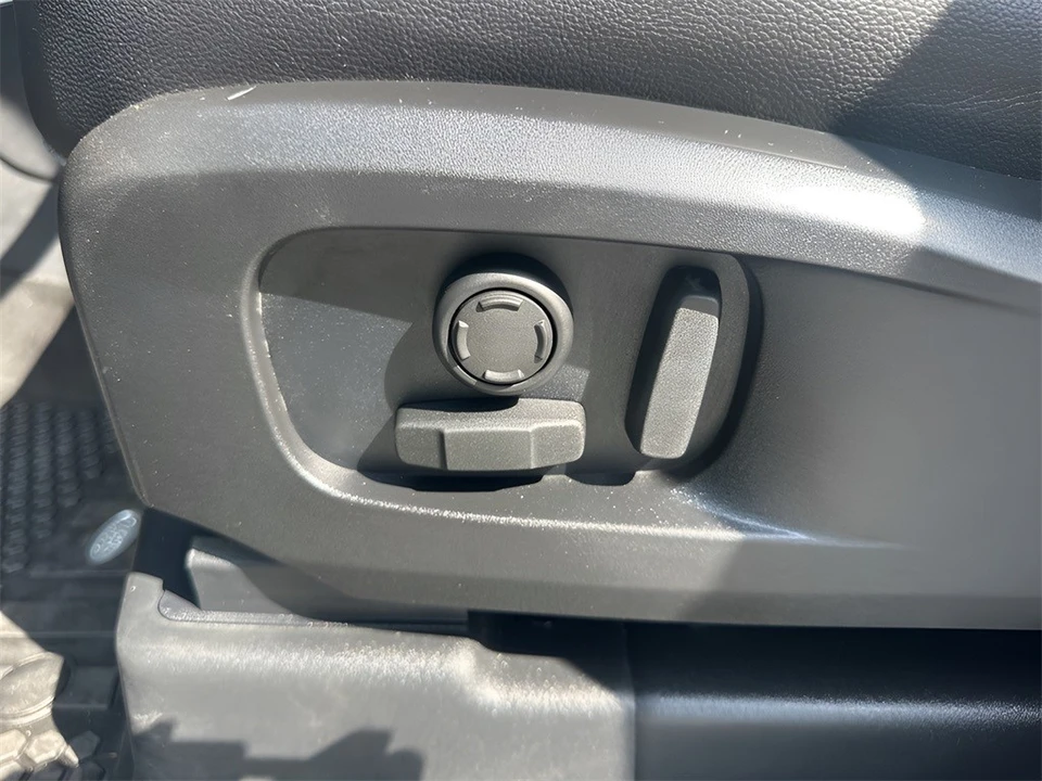 2020 Land Rover Defender L663 - Image 10 of 12