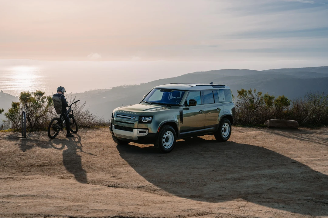 2020 Land Rover Defender L663 - Image 16 of 31