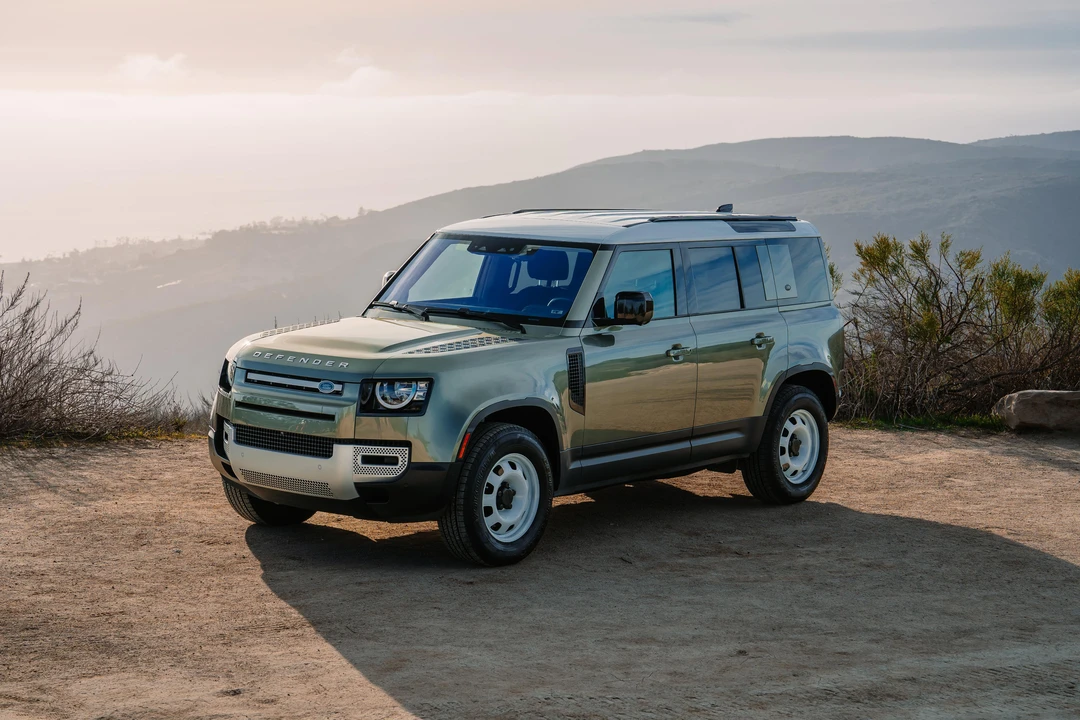 2020 Land Rover Defender L663 - Image 14 of 31
