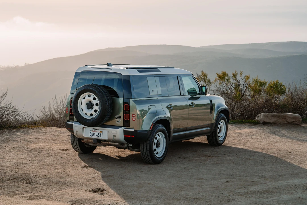 2020 Land Rover Defender L663 - Image 29 of 31