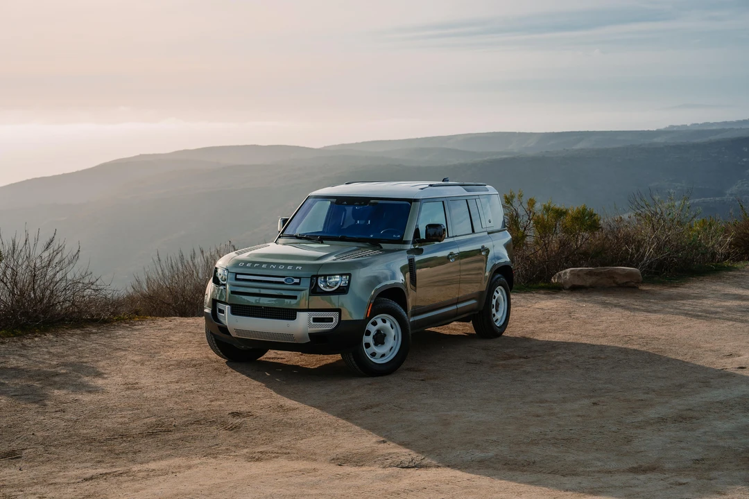 2020 Land Rover Defender L663 - Image 11 of 31