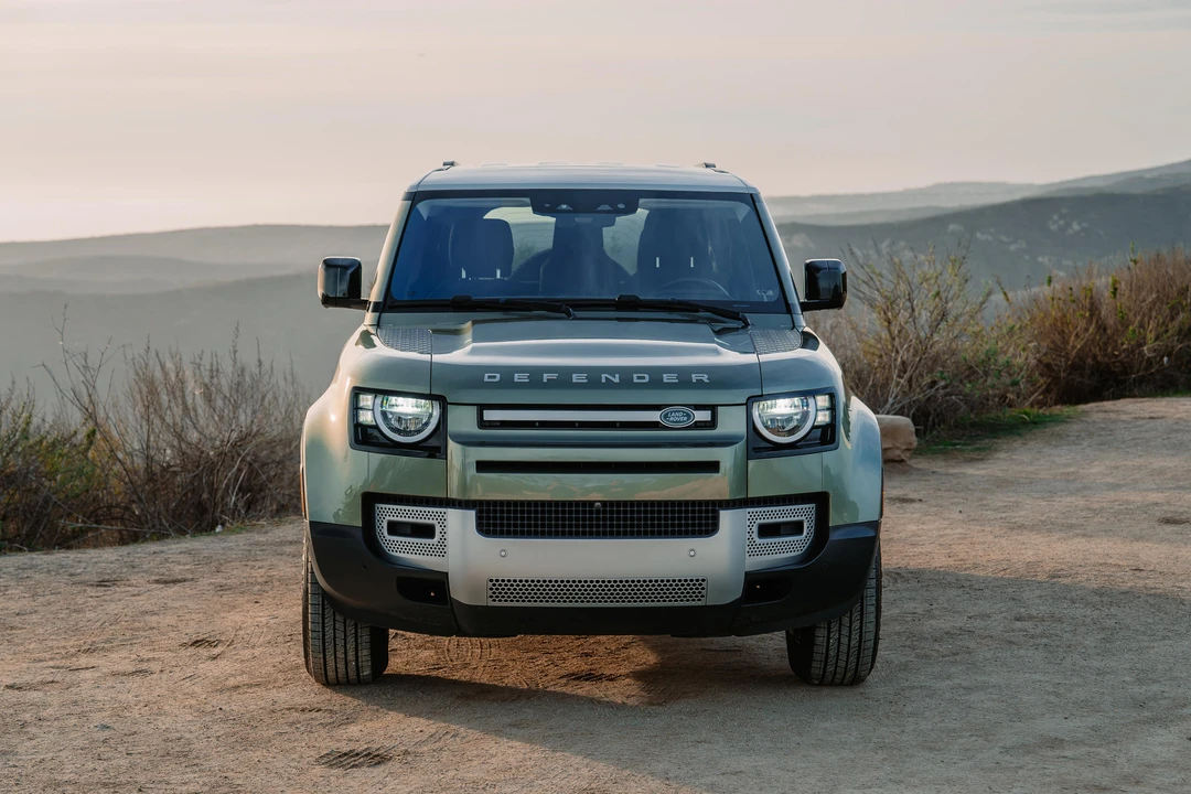 2020 Land Rover Defender L663 - Image 7 of 31