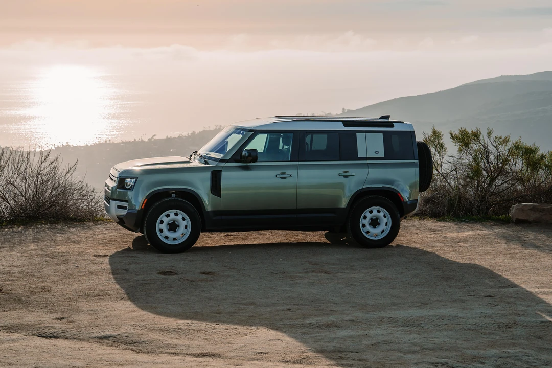 2020 Land Rover Defender L663 - Image 21 of 31
