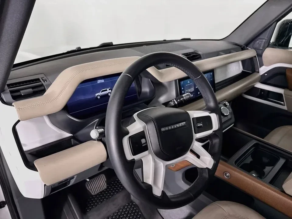 2020 Land Rover Defender L663 - Image 2 of 3