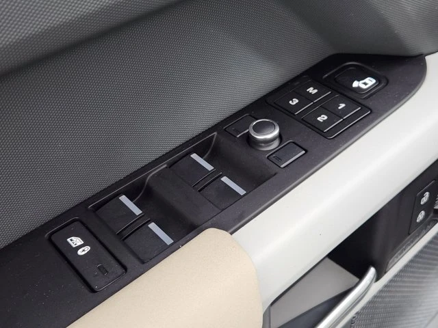 2020 Land Rover Defender L663 - Image 16 of 20