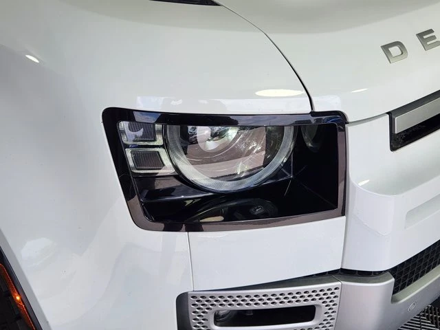 2020 Land Rover Defender L663 - Image 9 of 20