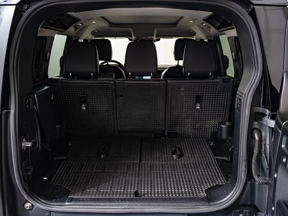 2020 Land Rover Defender L663 - Image 17 of 21
