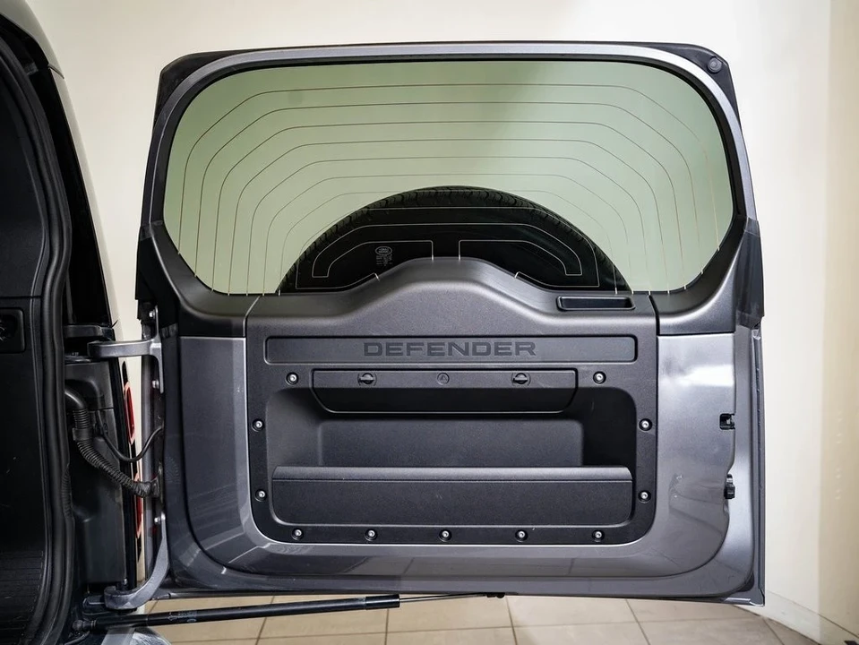 2020 Land Rover Defender L663 - Image 18 of 21
