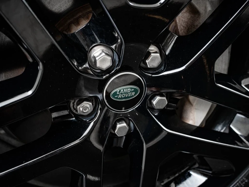 2020 Land Rover Defender L663 - Image 8 of 21