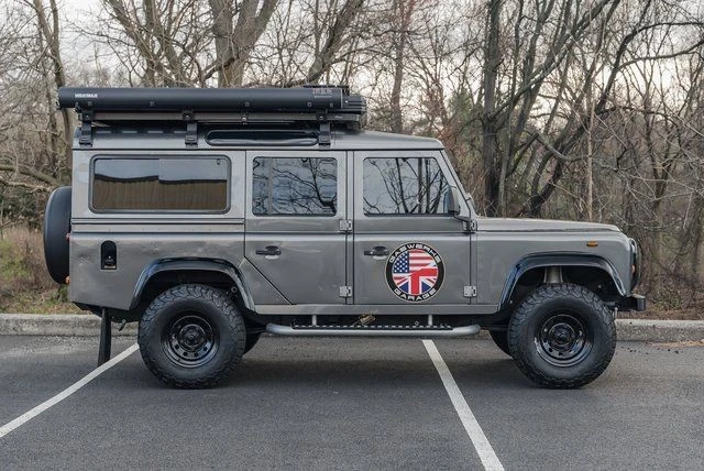 2020 Land Rover Defender L663 - Image 17 of 31