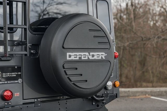2020 Land Rover Defender L663 - Image 30 of 31