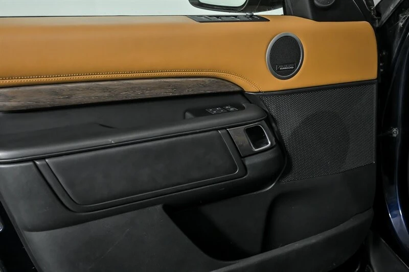 2020 Land Rover Discovery 5th Gen - Image 15 of 21