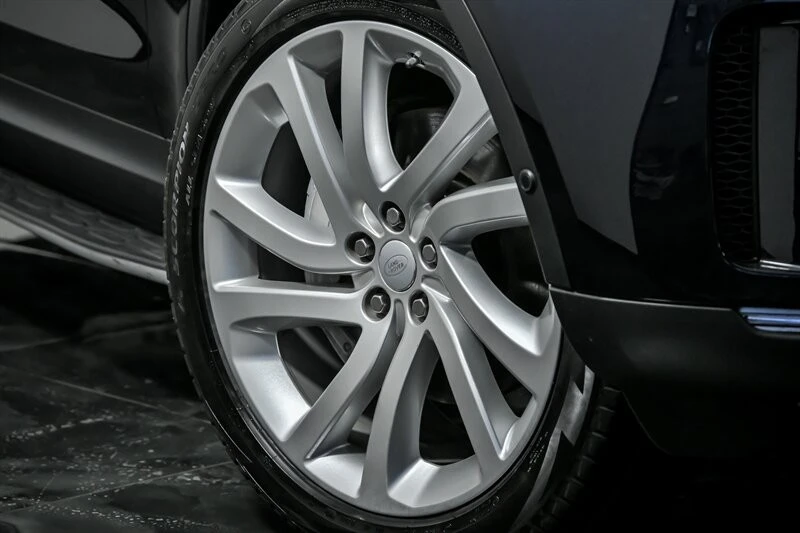2020 Land Rover Discovery 5th Gen - Image 3 of 21