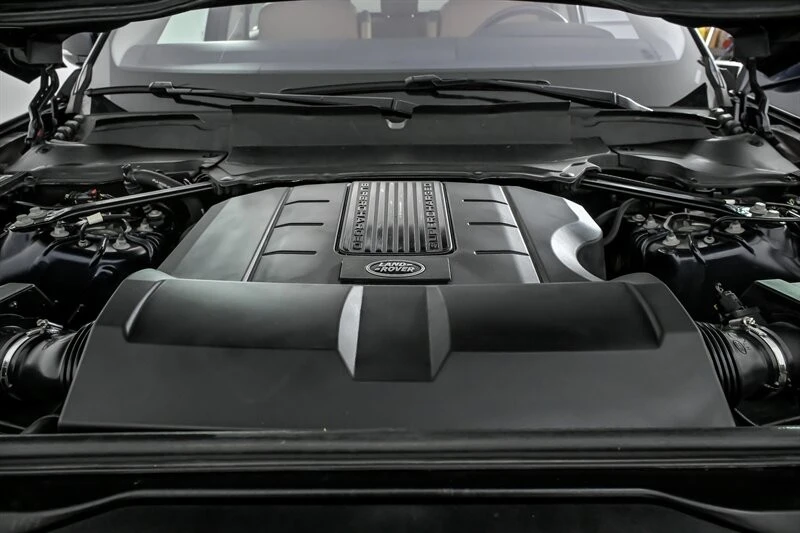 2020 Land Rover Discovery 5th Gen - Image 14 of 21