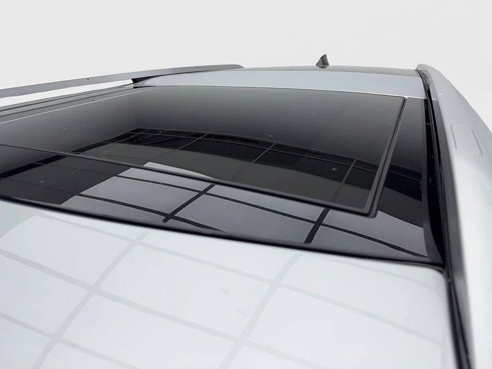 2020 Land Rover Discovery 5th Gen - Image 13 of 21