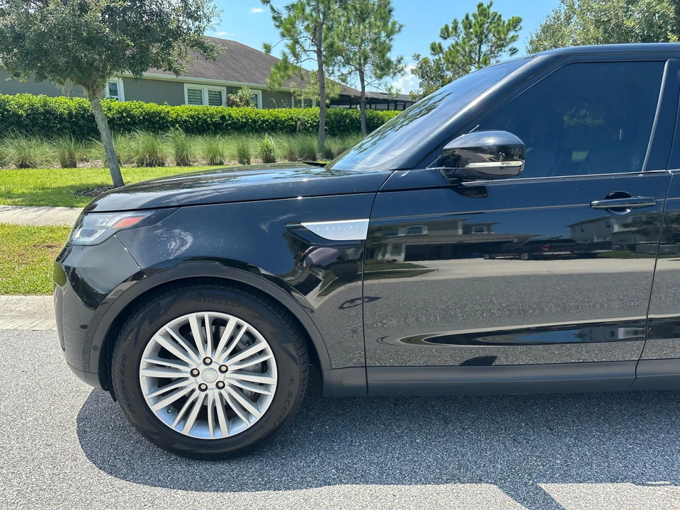 2020 Land Rover Discovery 5th Gen - Image 19 of 31