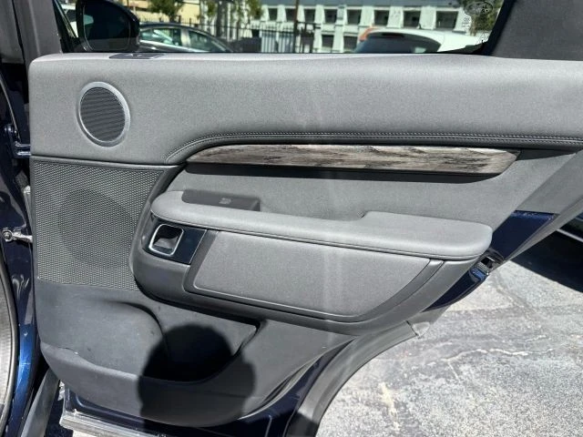 2020 Land Rover Discovery 5th Gen - Image 26 of 31