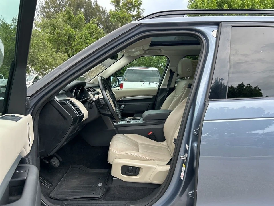 2020 Land Rover Discovery 5th Gen - Image 9 of 12