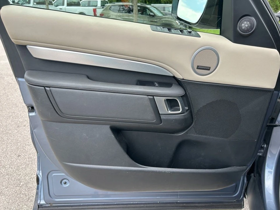 2020 Land Rover Discovery 5th Gen - Image 11 of 12