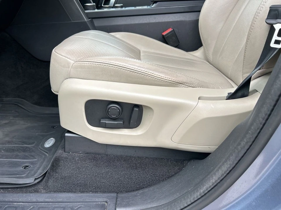 2020 Land Rover Discovery 5th Gen - Image 10 of 12