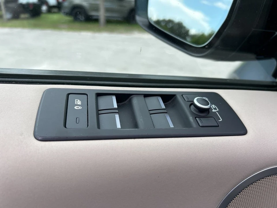 2020 Land Rover Discovery 5th Gen - Image 12 of 12