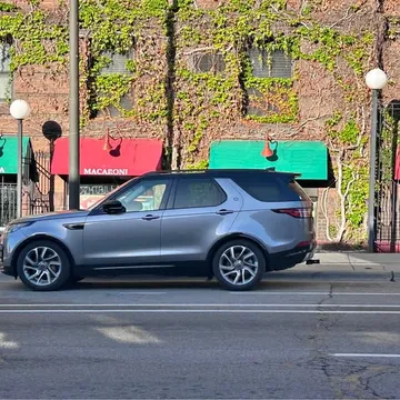 2020 Land Rover Discovery Landmark