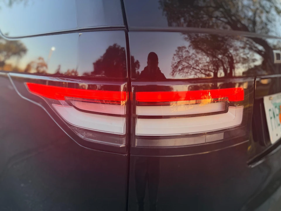 2020 Land Rover Discovery 5th Gen - Image 30 of 31