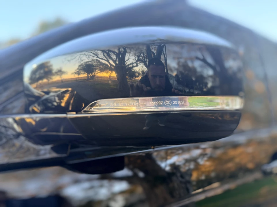 2020 Land Rover Discovery 5th Gen - Image 24 of 31