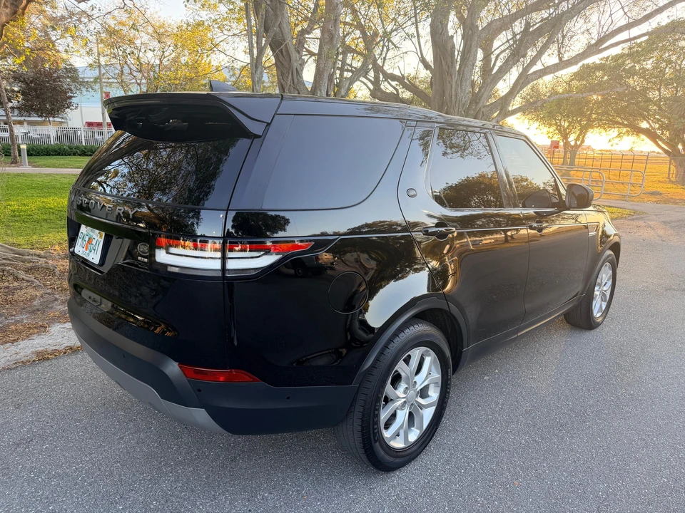 2020 Land Rover Discovery 5th Gen - Image 11 of 31