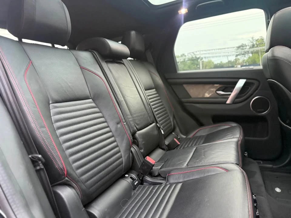 2020 Land Rover Discovery 5th Gen - Image 15 of 20