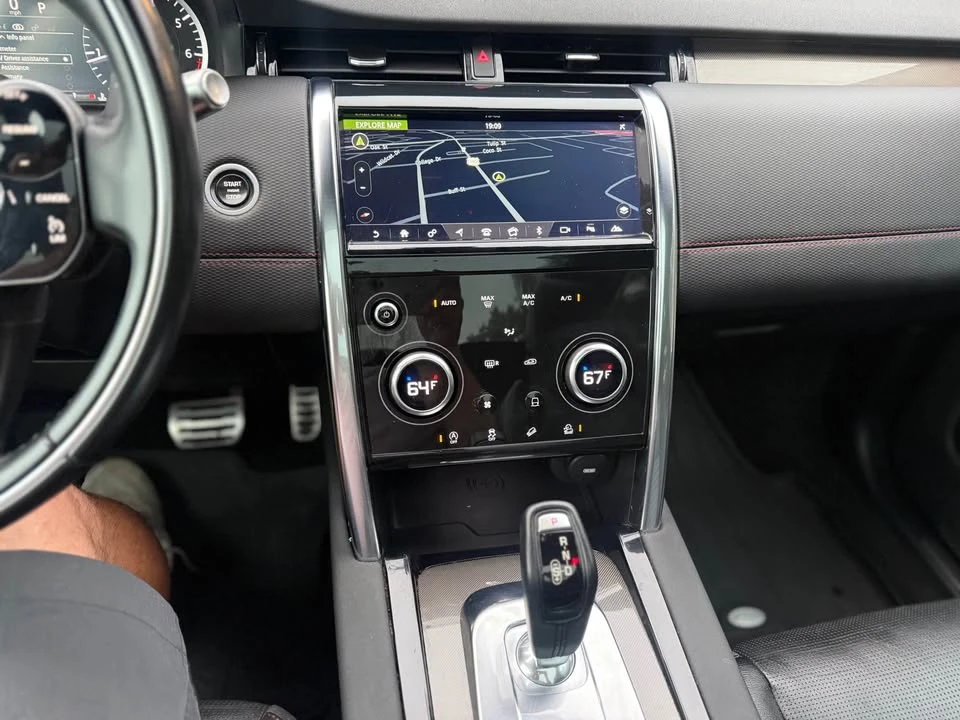 2020 Land Rover Discovery 5th Gen - Image 17 of 20