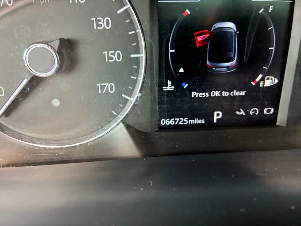 2020 Land Rover Discovery 5th Gen - Image 10 of 12