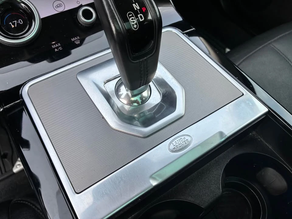 2020 Land Rover Discovery 5th Gen - Image 9 of 12
