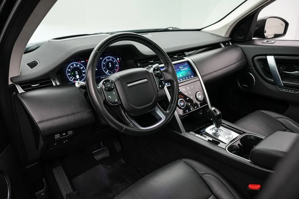 2020 Land Rover Discovery 5th Gen - Image 16 of 21