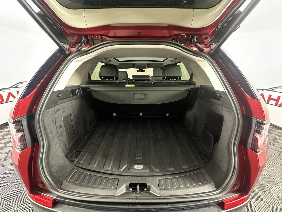 2020 Land Rover Discovery 5th Gen - Image 19 of 21
