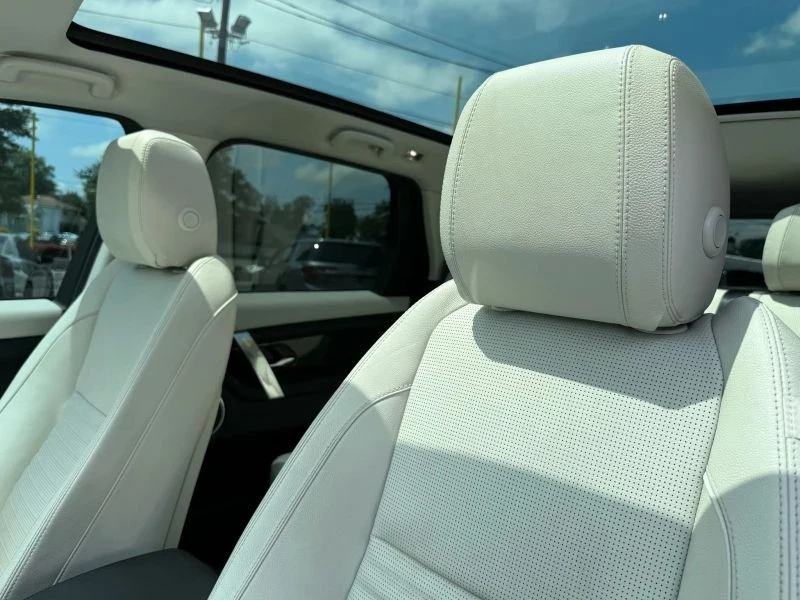 2020 Land Rover Discovery 5th Gen - Image 10 of 12