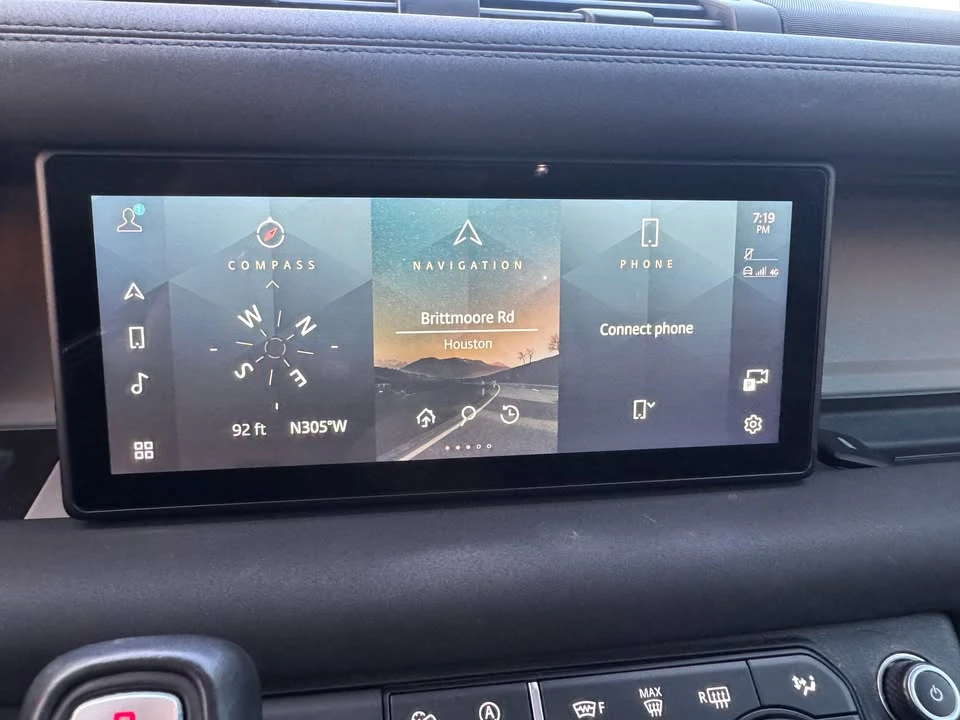 2020 Land Rover Defender L663 - Image 17 of 20