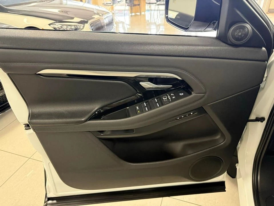 2020 Land Rover Range Rover Evoque 2nd Gen - Image 8 of 20