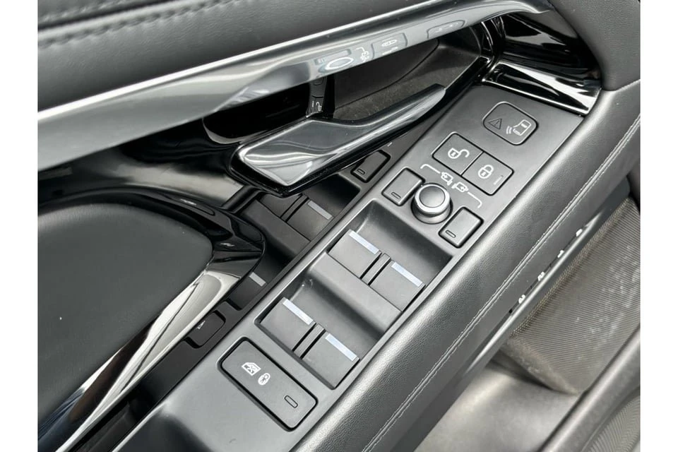 2020 Land Rover Range Rover Evoque 2nd Gen - Image 11 of 20