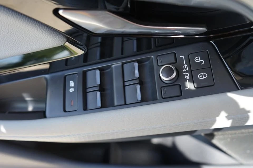2020 Land Rover Range Rover Evoque 2nd Gen - Image 8 of 20