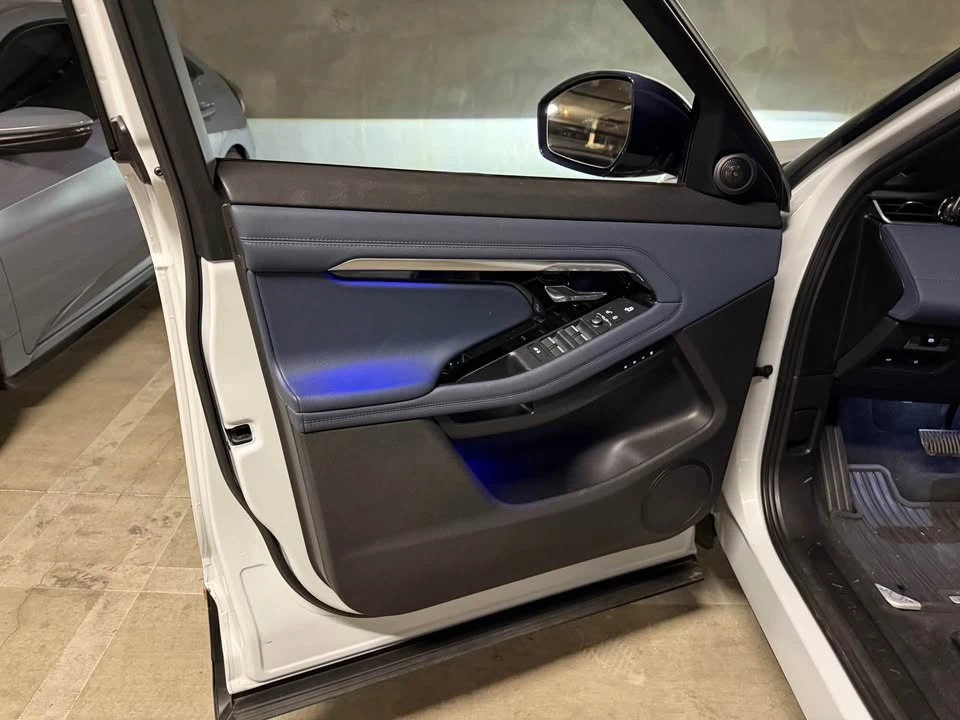2020 Land Rover Range Rover Evoque 2nd Gen - Image 6 of 11