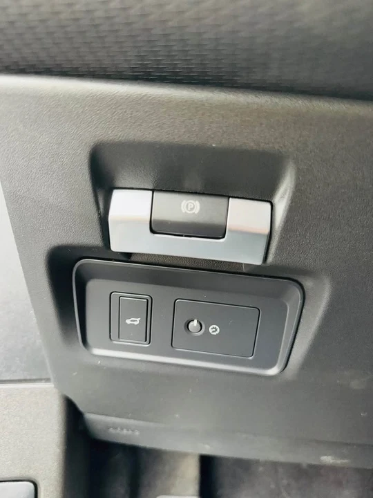 2020 Land Rover Range Rover Evoque 2nd Gen - Image 15 of 20