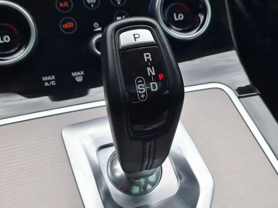 2020 Land Rover Range Rover Evoque 2nd Gen - Image 15 of 18