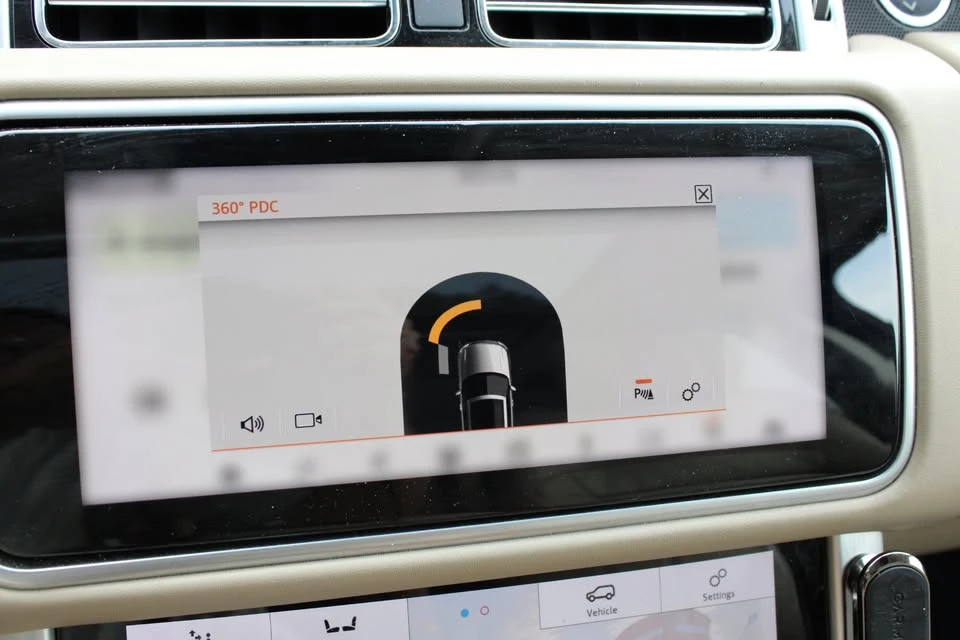 2020 Land Rover Range Rover L405 - Image 18 of 20